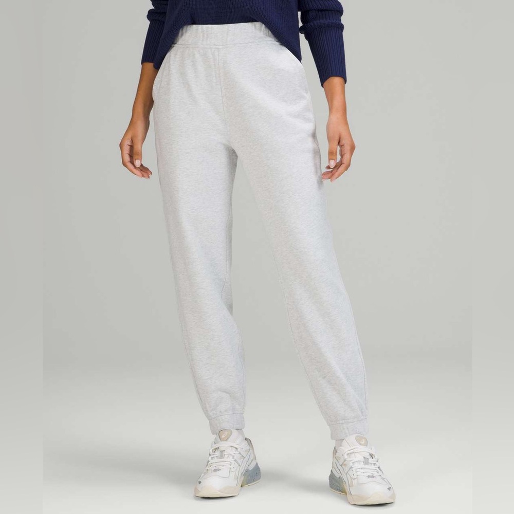 Relaxed High-Rise Jogger Color Heathered Core Ultra Light Grey